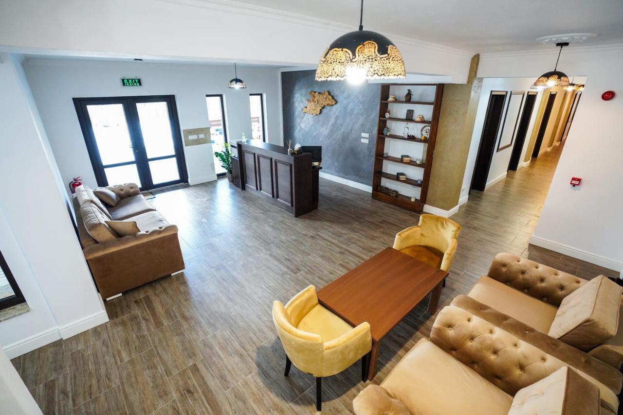 Hotel Yara Vişeu de Sus エクステリア 写真