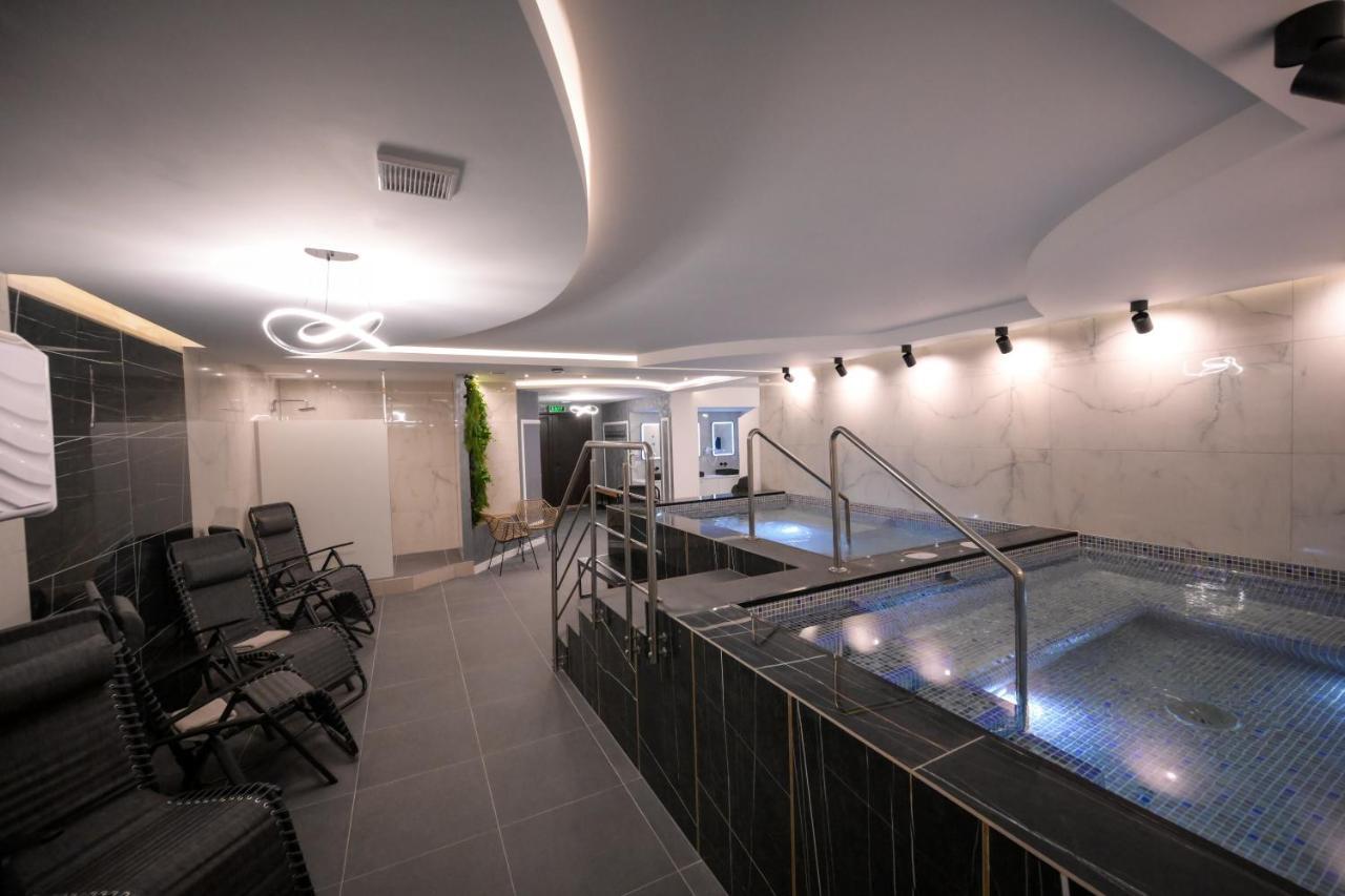Hotel Yara Vişeu de Sus エクステリア 写真