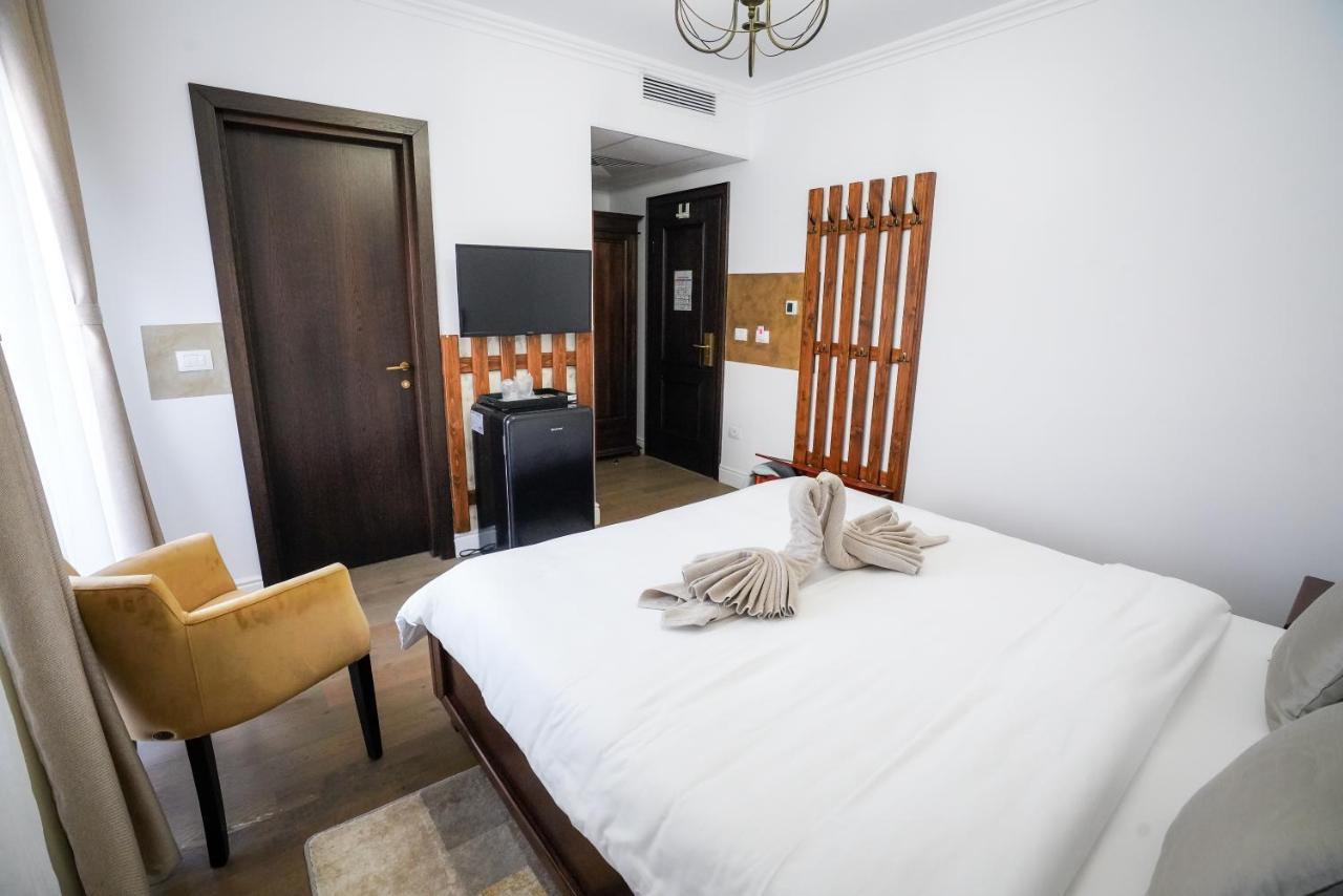 Hotel Yara Vişeu de Sus エクステリア 写真