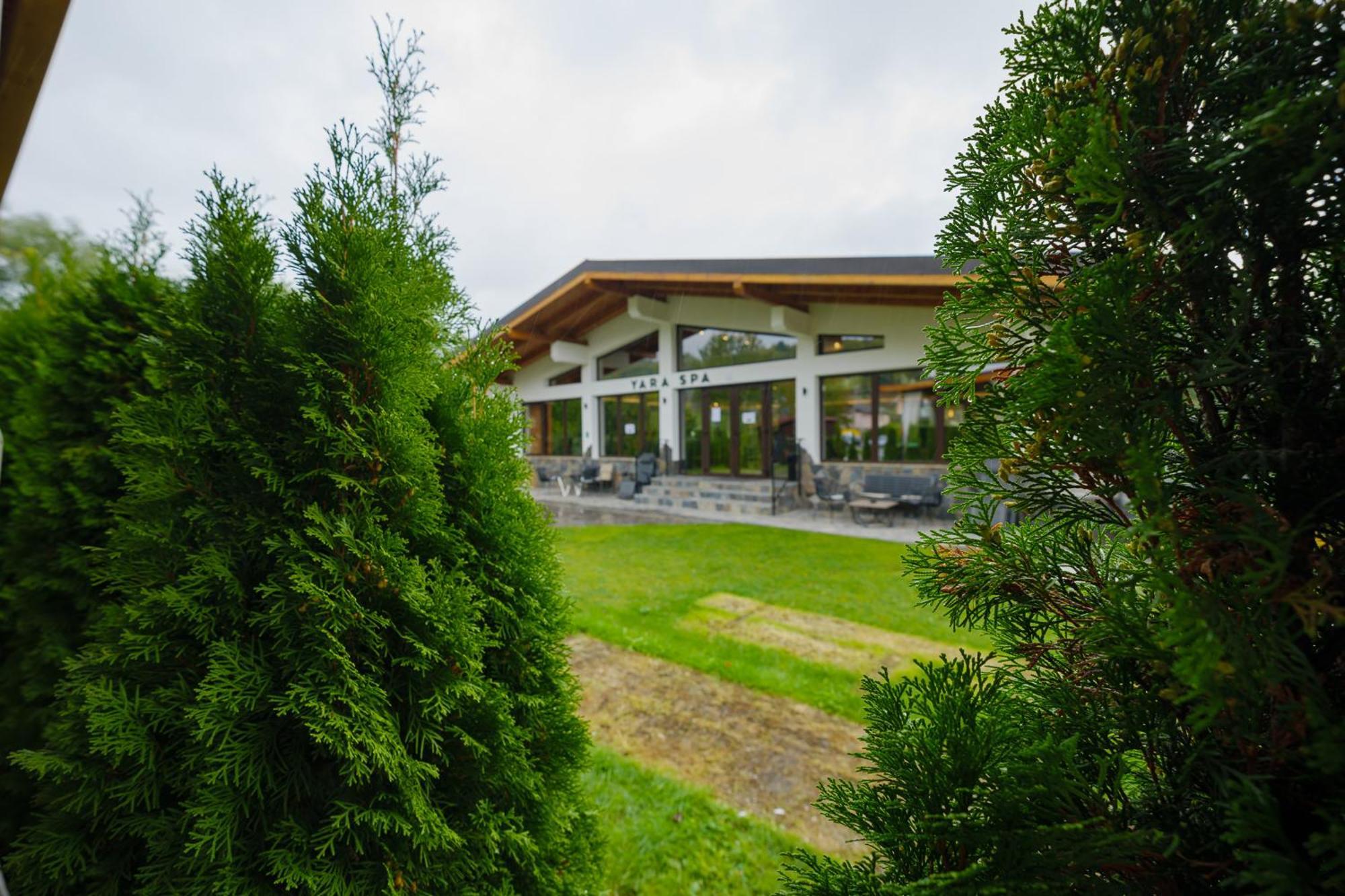 Hotel Yara Vişeu de Sus エクステリア 写真